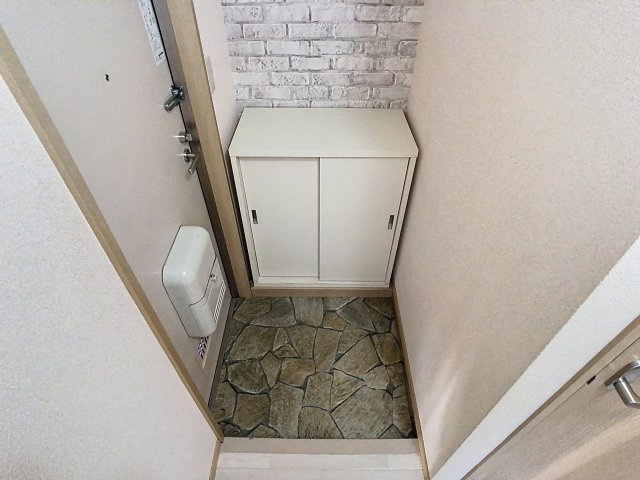 カーディナルESTの玄関