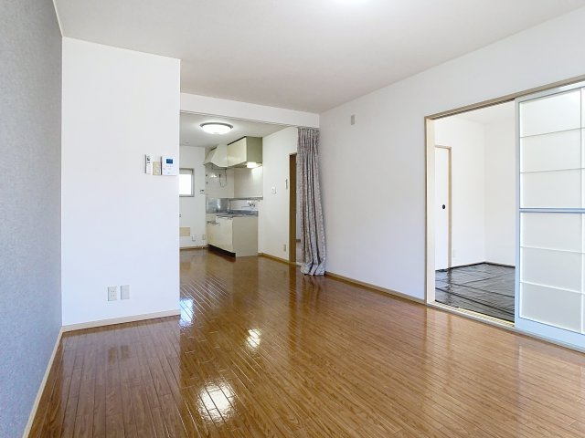 カーディナルESTの居間・リビング