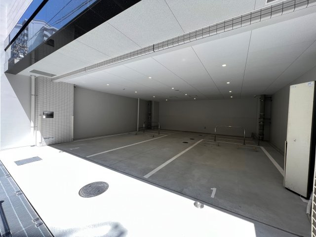 エステムコート難波サウスプレイスⅧハイドの駐車場