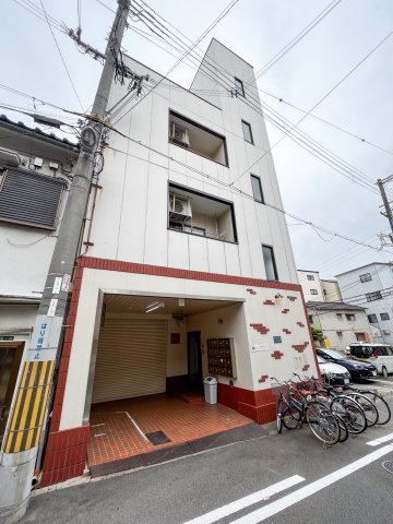 日伸第三マンションの外観