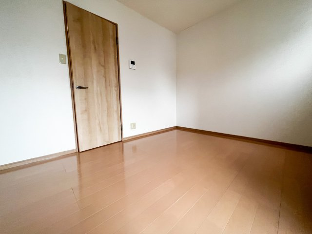 日伸第三マンションの洋室