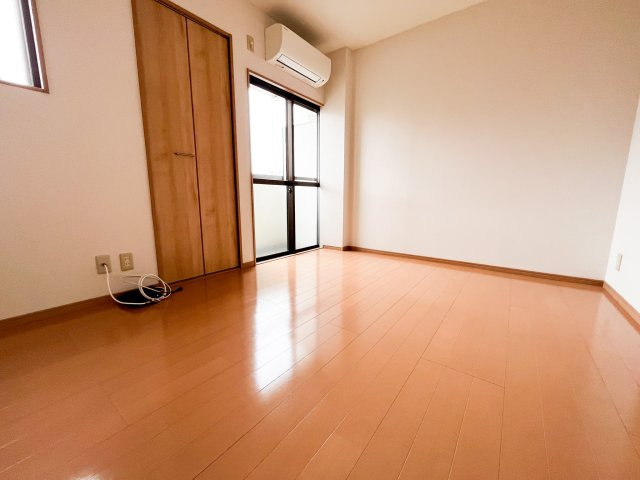 日伸第三マンションの寝室