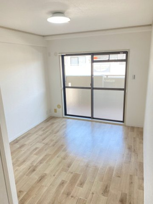 【洋室】 | 緑地エレガンス2号館