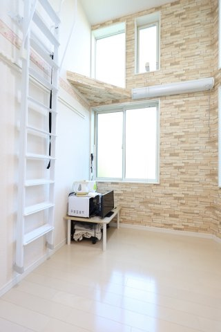 ユナイト根岸アルメニアの杜の居間・リビング|同タイプ参考写真です。