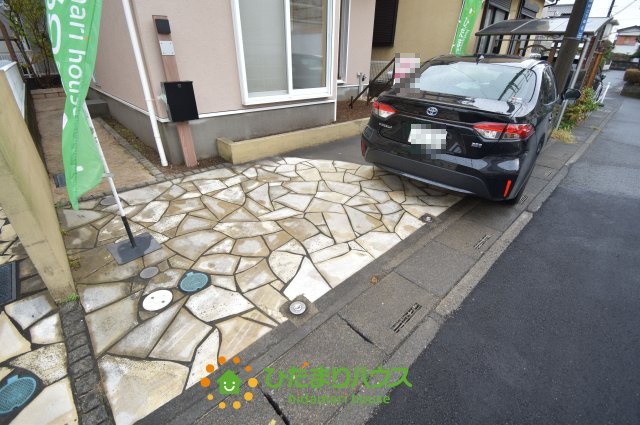 上尾市川2丁目　中古一戸建ての駐車場