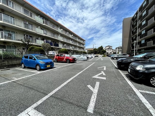 ハーヴェスト本郷の駐車場