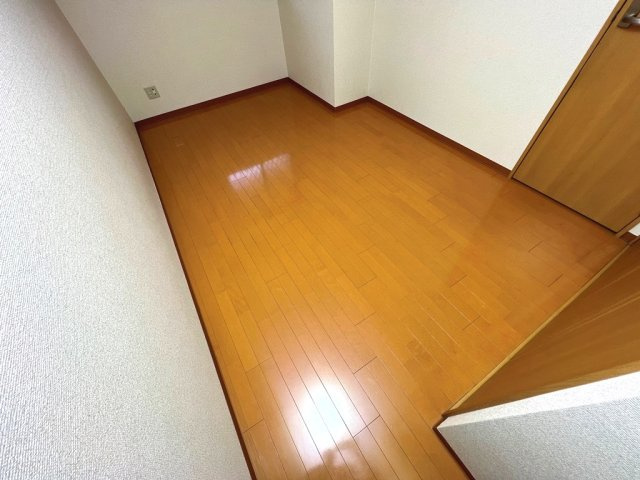 グランドガーデンツインステージ Nの寝室