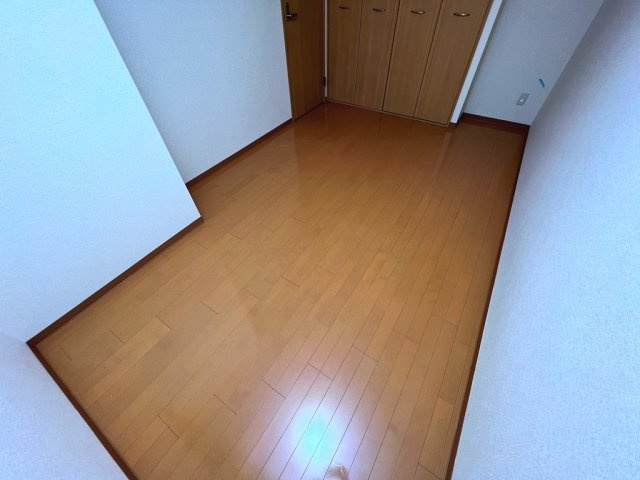 グランドガーデンツインステージ Nの寝室