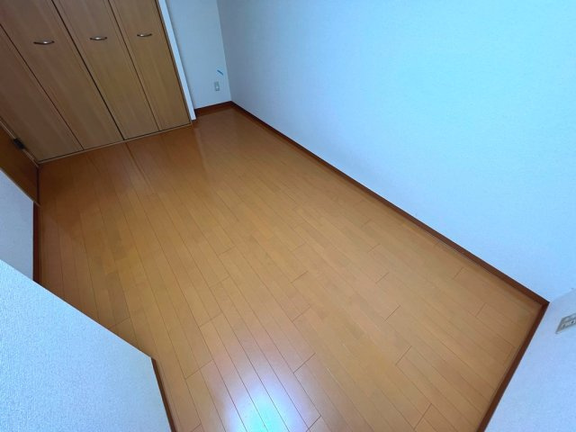 グランドガーデンツインステージ Nの寝室