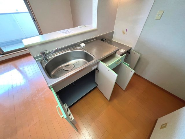 グランドガーデンツインステージ Nのキッチン