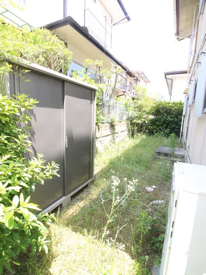 【庭】 | 日吉台三番町貸家
