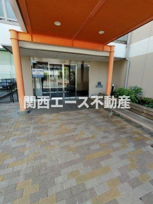 【エントランス】 | リラスクエア八尾宮町