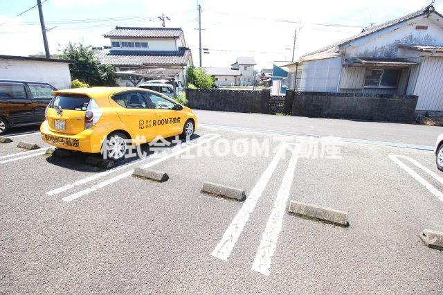 エタニティの駐車場|駐車場完備です