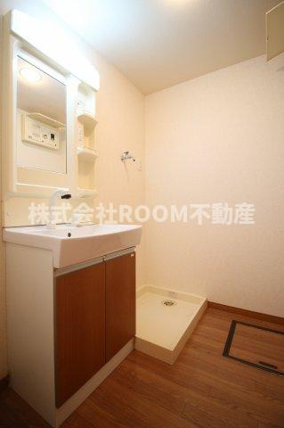 エタニティの洗面所|明るい洗面所です