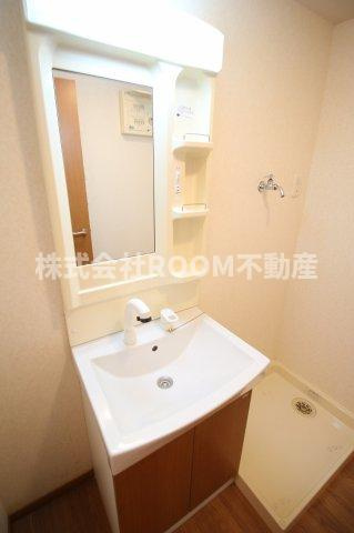 エタニティの独立洗面台|独立洗面化粧台が付いています