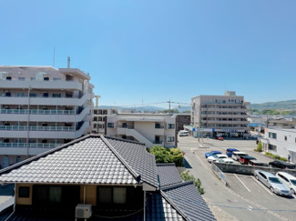 【展望】 | 陽当たりはもちろん、前面建物と距離があるので眺望も良好です。