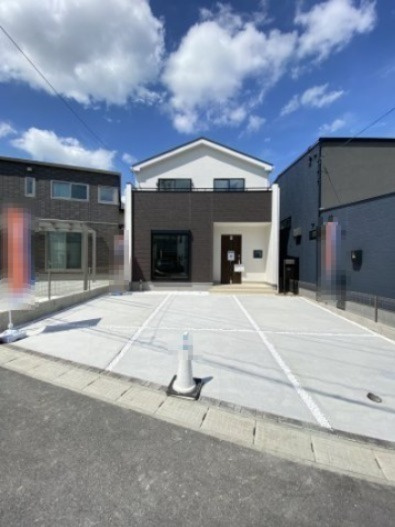 新築戸建　上安２丁目の前面道路含む現地写真