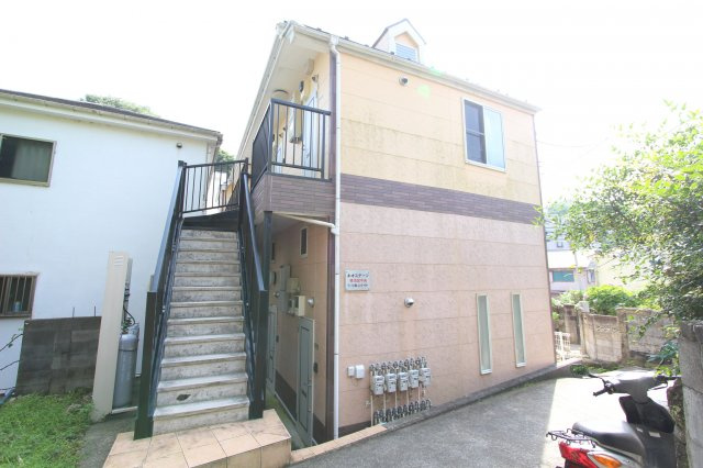 ネオステージ横須賀中央の外観