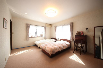 【洋室】 | 大津市仰木の里東5丁目11-15　中古戸建 | 明るい洋室です