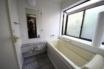 【浴室】 | 大津市仰木の里東5丁目11-15　中古戸建 | コンパクトで使いやすいお風呂です