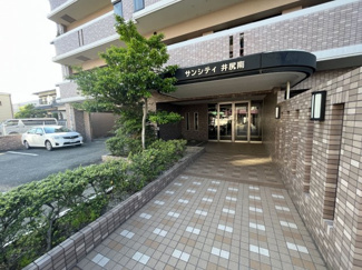 【エントランス】 | 安全に配慮されたオートロックマンションです♪ 室内ＴＶモニタ付インターホンで来訪者を確認できます