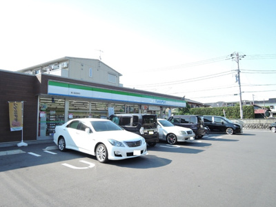 ファミリーマート寒川倉見東店まで30ｍ