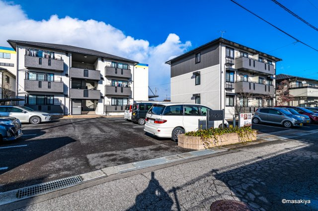 ハイツサンライズの駐車場|駐車場　2台目あります。