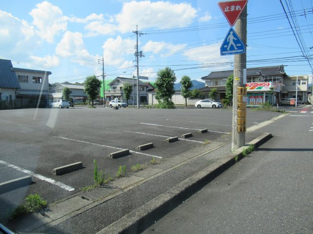高野山西 売土地　２８４坪の前面道路含む現地写真