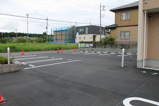 シエルおおつ野 Bの駐車場