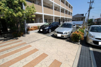 【駐車場】