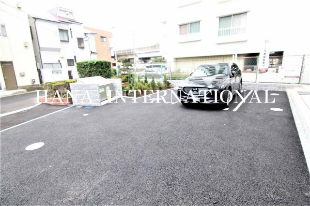 Royal Graceの駐車場