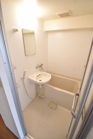 カターラなにわの浴室