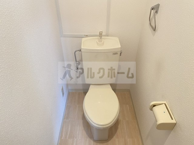 アドミラブール五条の宮壱番館のトイレ