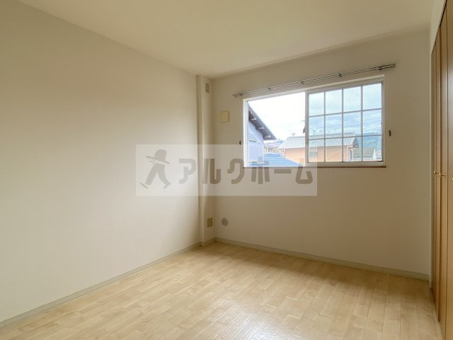 アドミラブール五条の宮壱番館の洋室