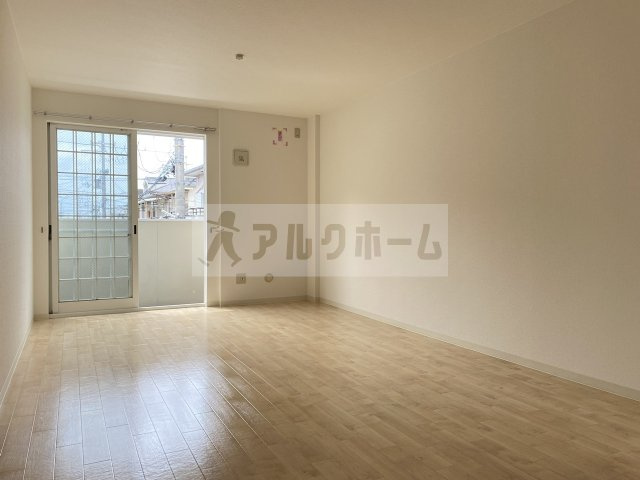 アドミラブール五条の宮壱番館の居間・リビング