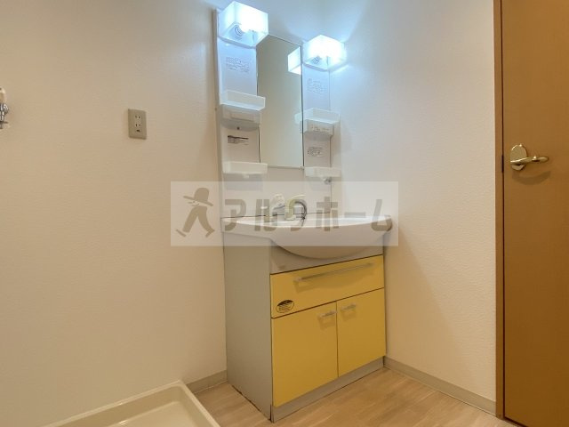 アドミラブール五条の宮壱番館の独立洗面台