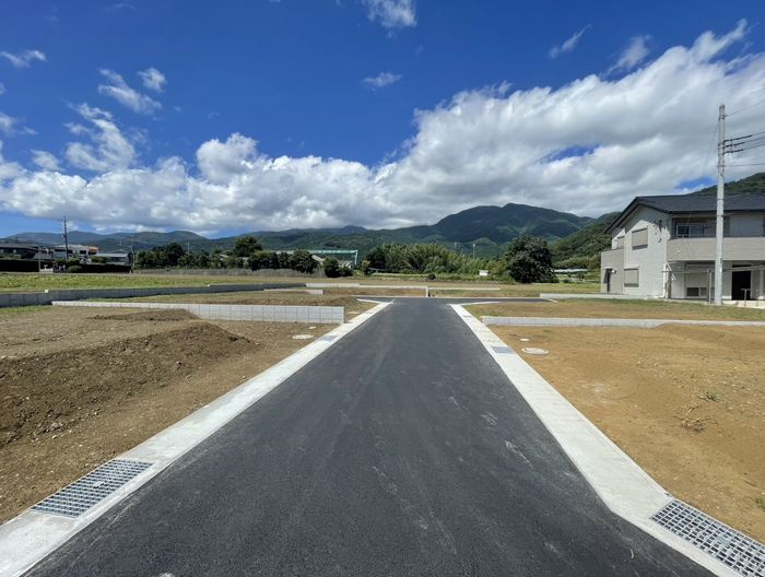 秦野市菩提売地　区画1の前面道路含む現地写真|前面道路含む現地写真です