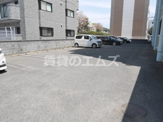 【駐車場】 | ビジネス・ワン板付の駐車場
