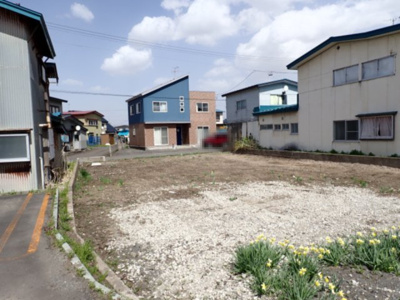 【外観】 | 黒石市花園町　土地90坪　更地 | 奥から撮影