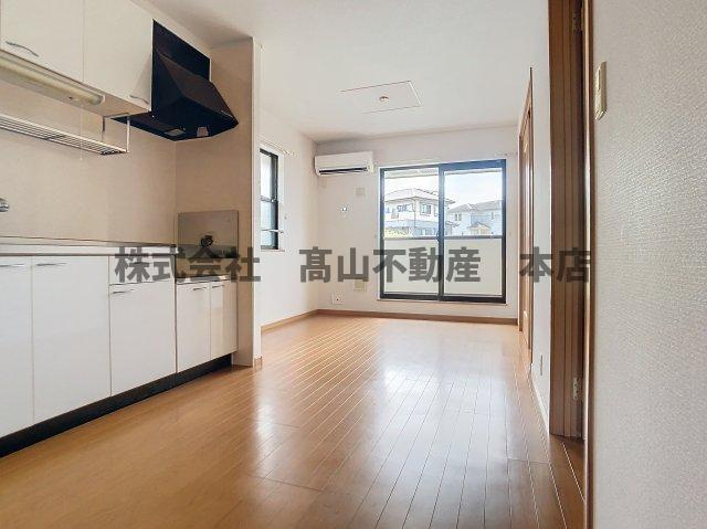 カルム・ヴィラⅡの居間・リビング