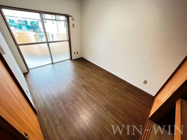 ナカスギマンションの洋室