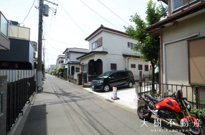 【前面道路含む現地写真】 | 海老名市東柏ケ谷１丁目　新築戸建て　全１棟　【仲介手数料無料】