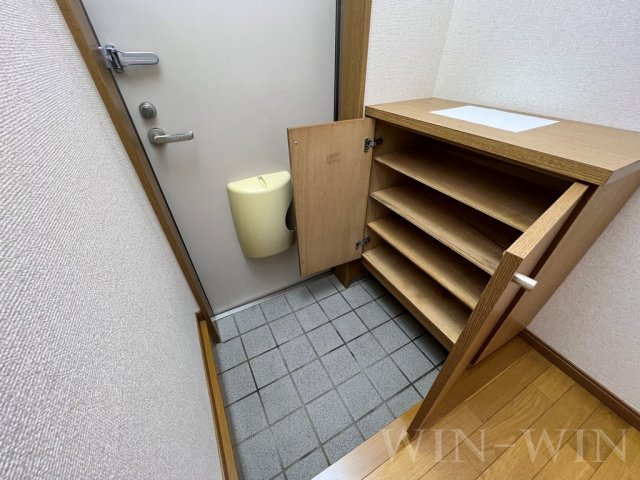 ミラノヴィレッジ Bの玄関