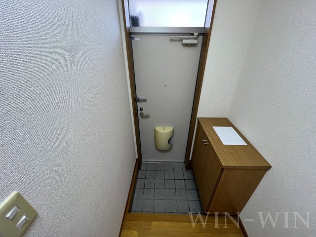 ミラノヴィレッジ Bの玄関