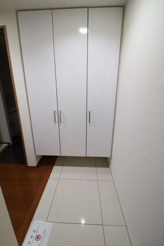 フィールド川和の玄関