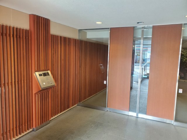 フィールド川和のエントランス