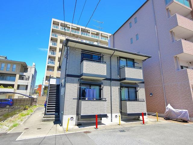 サンシャインハイツの外観|スッキリしたオシャレな外観です。