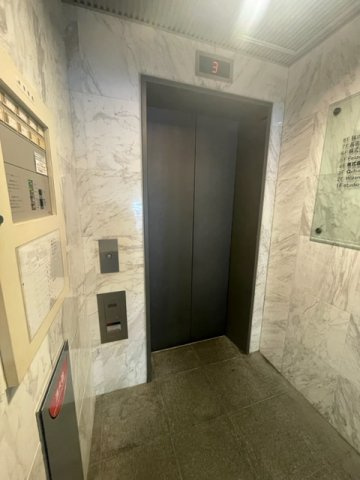 ガーデンタワー37のロビー