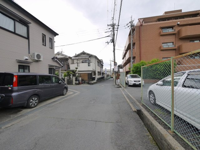 メゾン紀寺モータープールの周辺