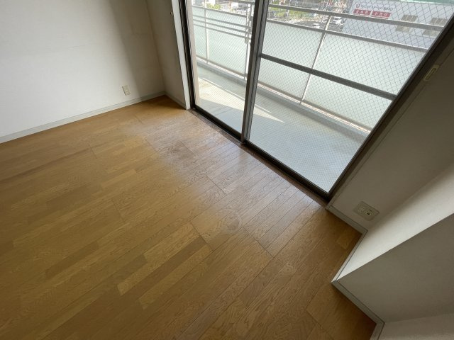 西宮市薬師町の賃貸マンションの居間・リビング